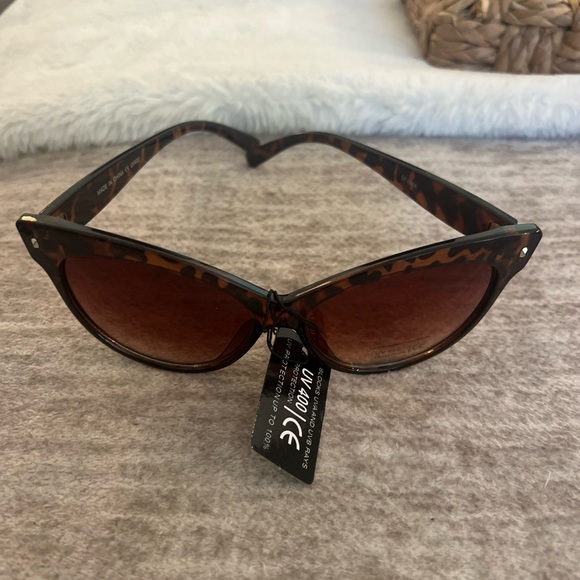 Source Unknown Accessories - Women’s Leopard High Point Cat-Eye UV 400 Sunglasses New